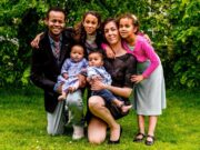 De man van tweelingmoeder Carla is doodziek Charly tweeling