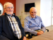 Deze eeneiige tweeling viert samen 90e verjaardag 90 jaar tweeling