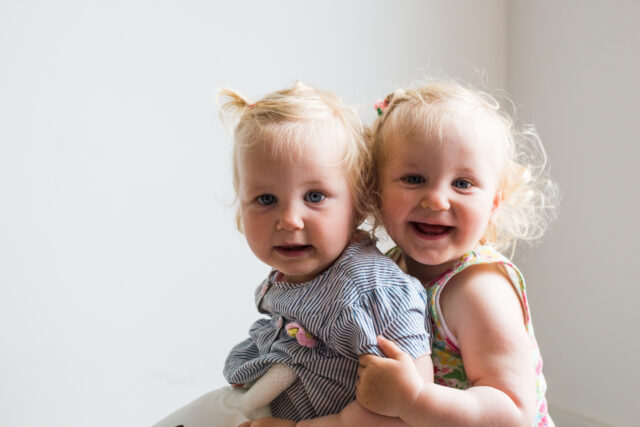 Tweeling fotograferen hoofdbeeld tweeling fotograferen tips
