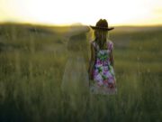 Wat is een alleengeboren tweeling en hoe help je je kind hiermee omgaan? alleengeboren tweeling