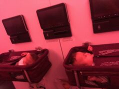 Reizen met een tweeling: 7 tips voor ouders van twee baby’s reizen met tweeling