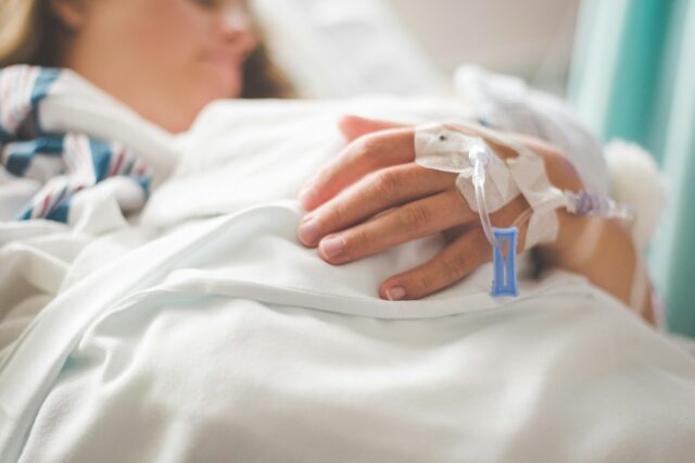 Hersendode vrouw krijgt tweeling hersendode vrouw tweeling