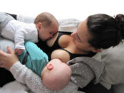 Met deze tips wordt borstvoeding geven aan je tweeling makkelijker borstvoeding tweeling tips