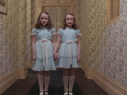 Tweeling uit The Shining 45 jaar na film onherkenbaar tweeling The Shining