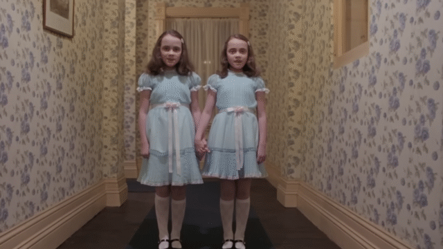 Tweeling uit The Shining 45 jaar na film onherkenbaar tweeling The Shining